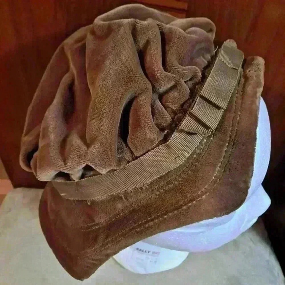 Vintage Ladies 50s Velvet Type Caramel Brown Ruched Hat - Picture 6 of 8